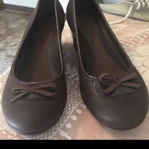 Ladies shoes. 2  for$20